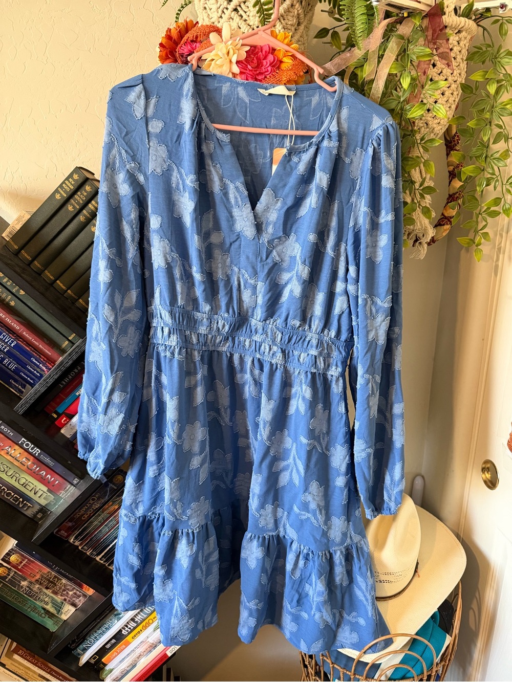 Simple Blue Floral Long-Sleeve Tiered Dress